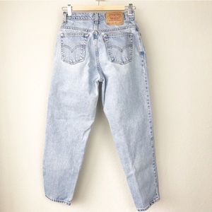 ✨ Vintage Levi’s 550 light wash jeans